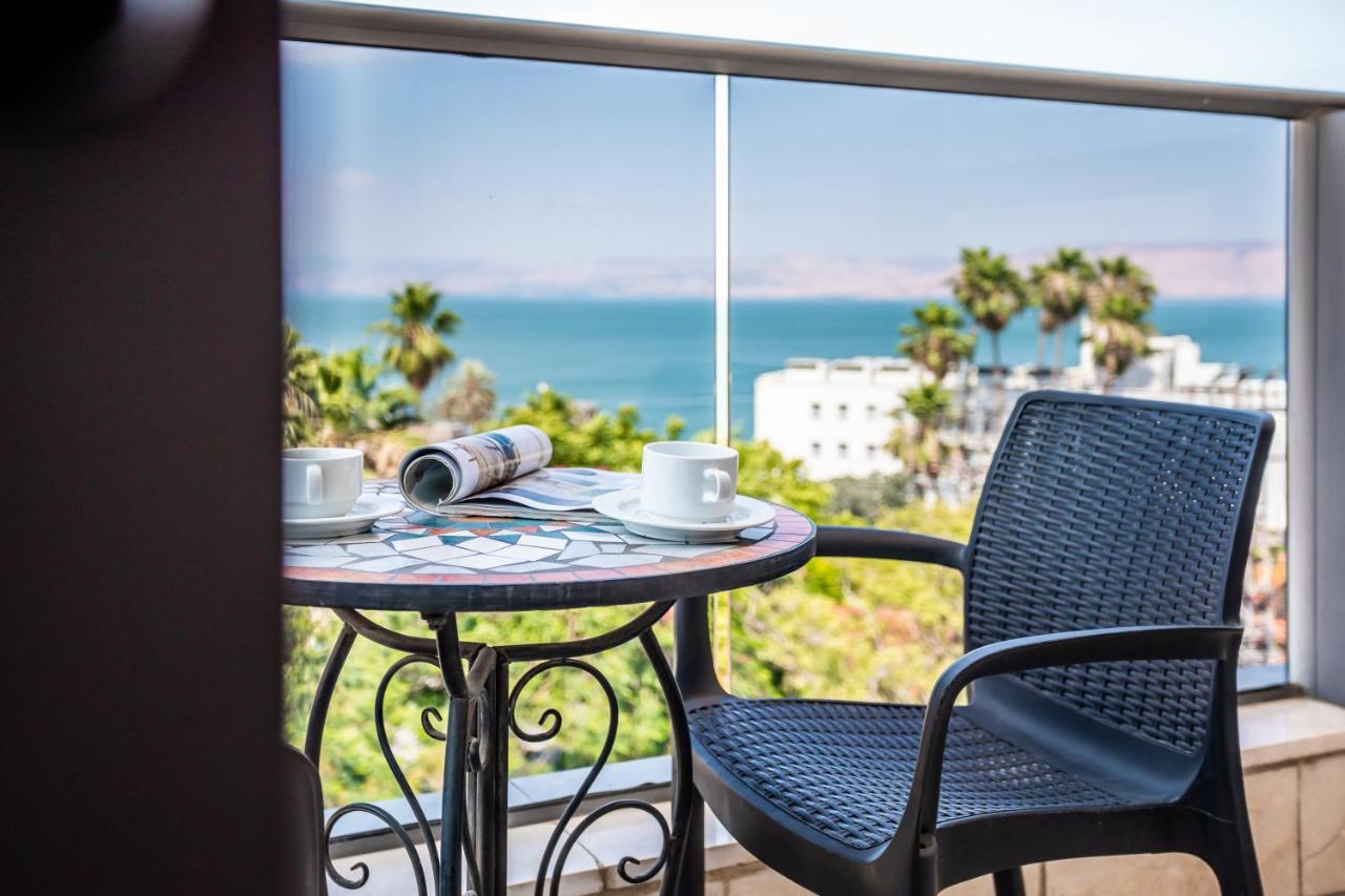 Emily'S Hotel Тверия Экстерьер фото